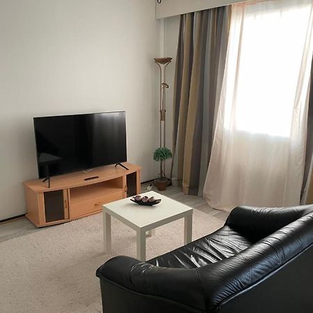 Lovely Apartment Within Walking Distance -Centre Порі Екстер'єр фото